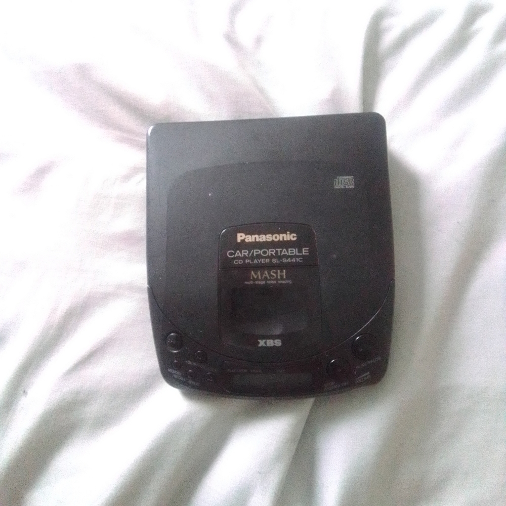Portable car cd player